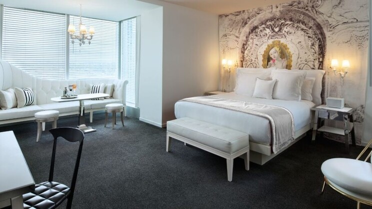 Alexandria King Suite